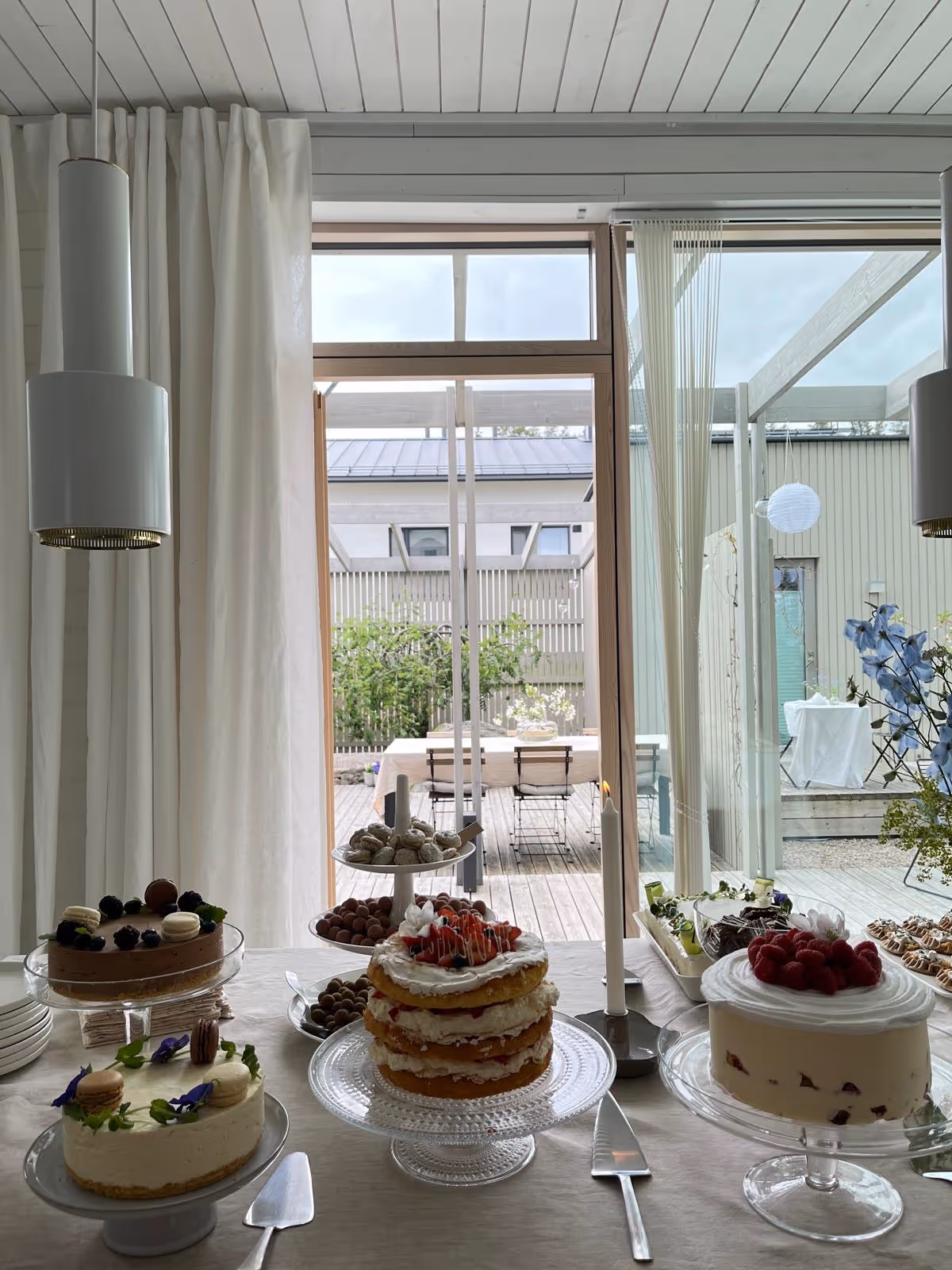 Juhlajärjestelyt kotiin, yritykselle ja tärkeimpiin juhliin.